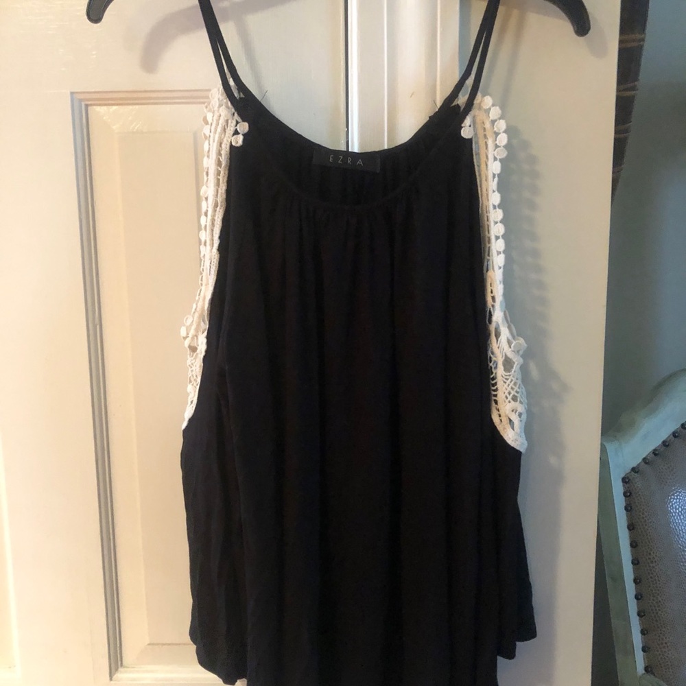 EZRA Boutique cold shoulder top. Size L